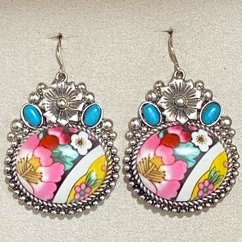 💥NEW ARRIVAL!💥 Kate Grace Bountiful Flowers Multicolor Silver Earrings